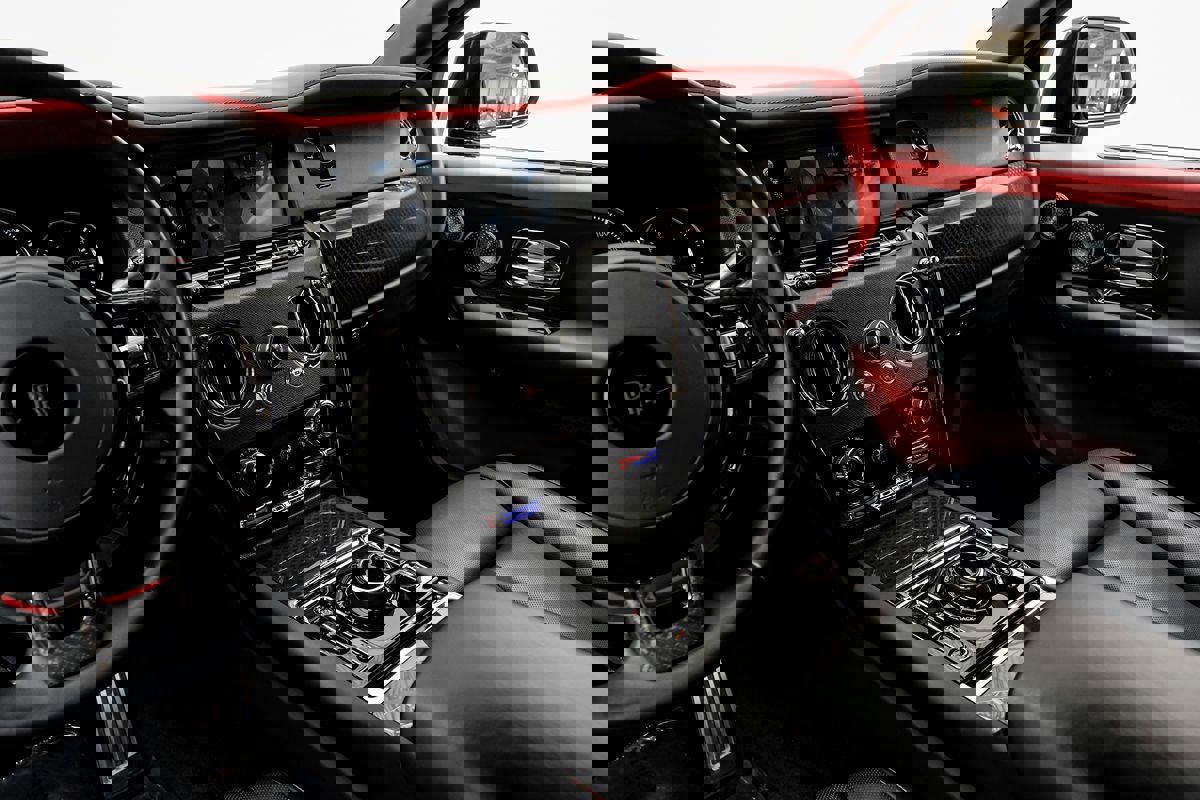 Used 2022 Rolls-Royce Cullinan Black Badge w/ Dark Exterior Package image 20