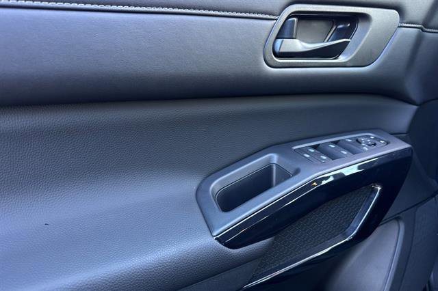 New 2026 Nissan Pathfinder SV image 11