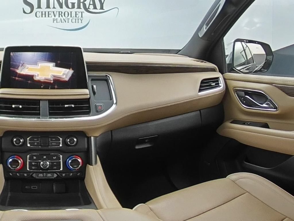 Used 2024 Chevrolet Suburban Premier RWD image 15