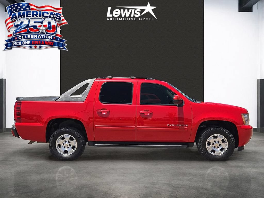 Used 2012 Chevrolet Avalanche LS AWD/4WD image 5