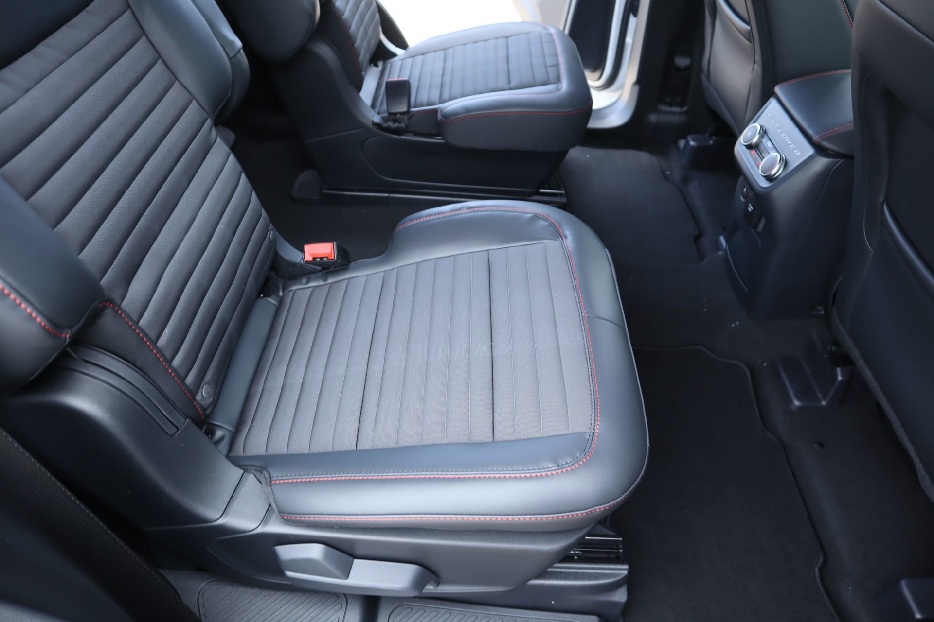 New 2026 Ford Explorer ST-Line RWD image 16