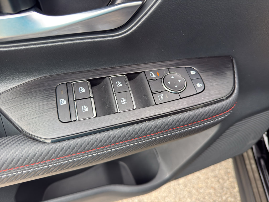 Certified 2025 Nissan Kicks SR AWD/4WD image 12