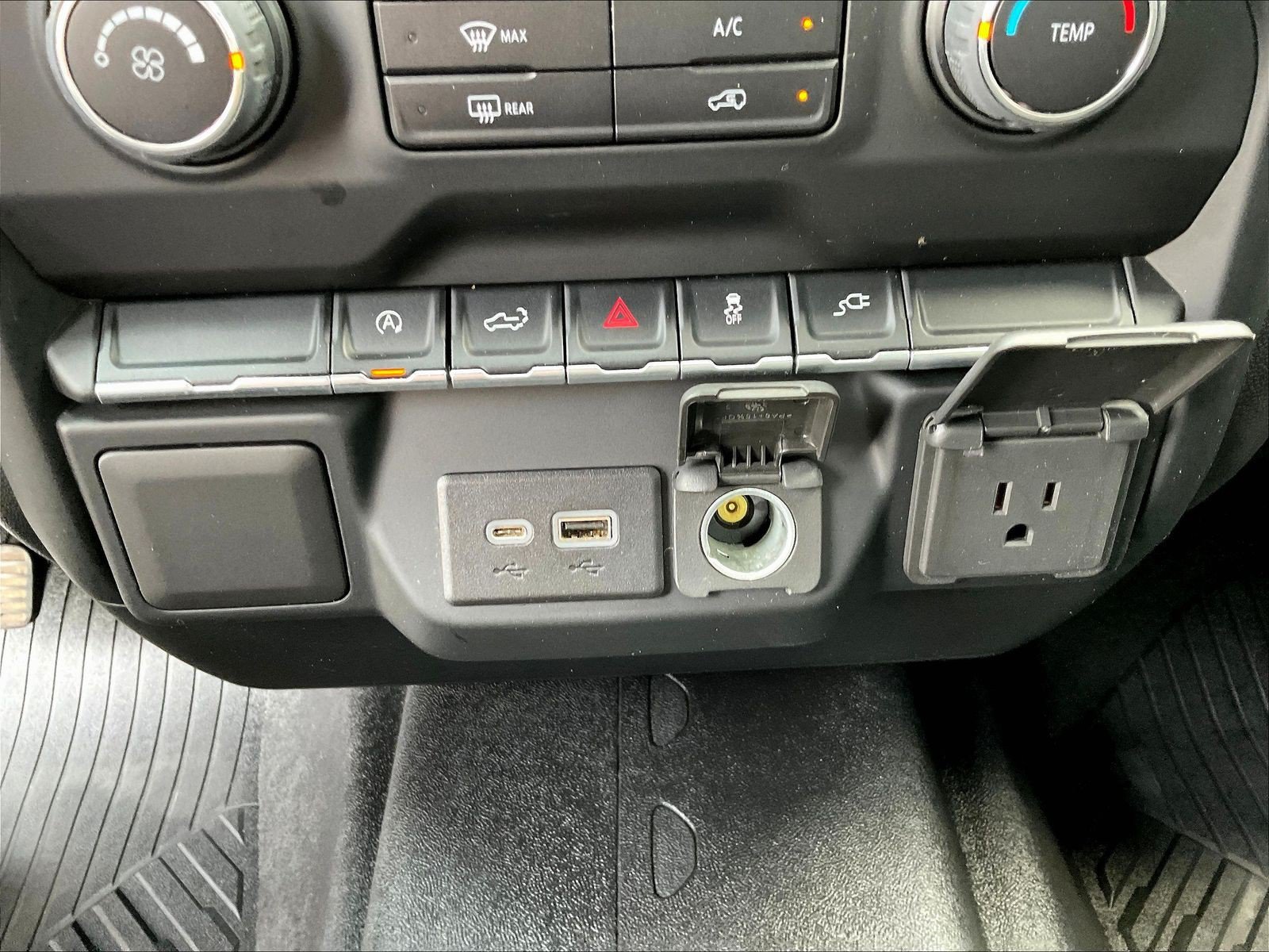Used 2022 Chevrolet Silverado 1500 Custom AWD/4WD image 16