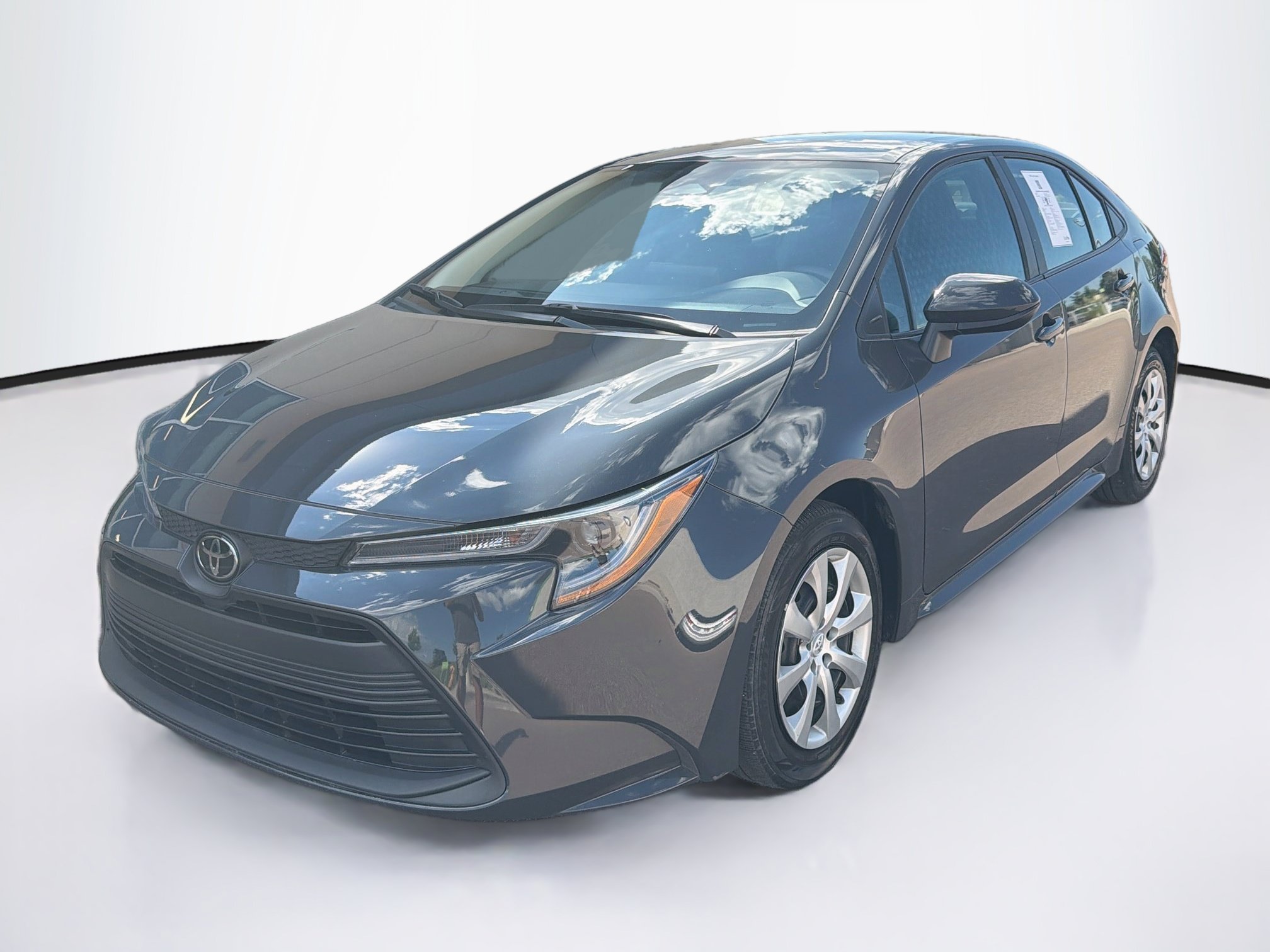 Used 2025 Toyota Corolla LE FWD image 3