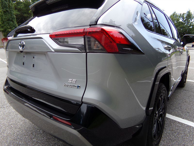 Used 2022 Toyota RAV4 SE image 7