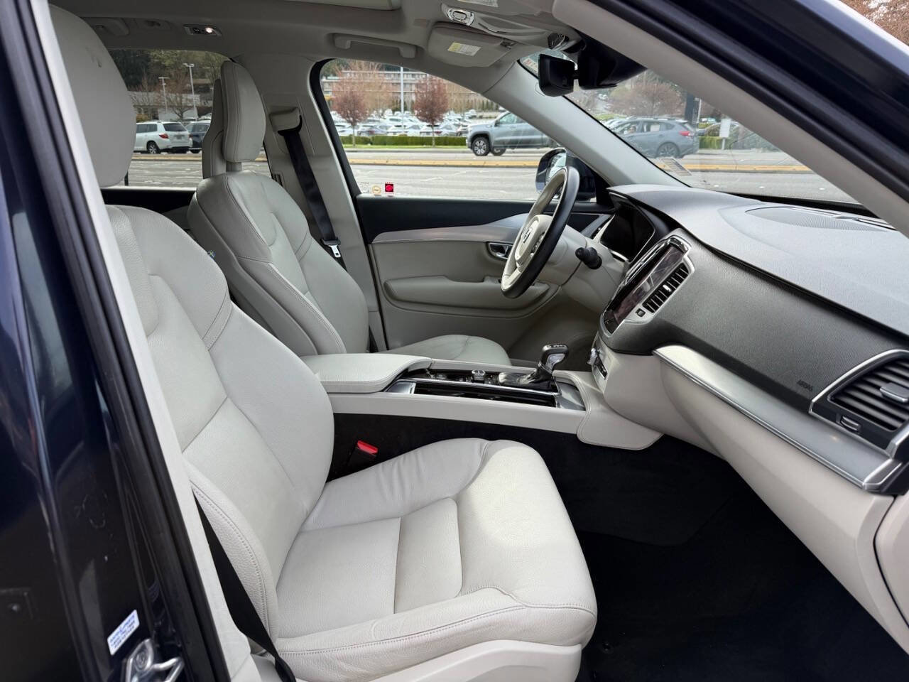 Used 2016 Volvo XC90 T5 Momentum AWD/4WD image 21