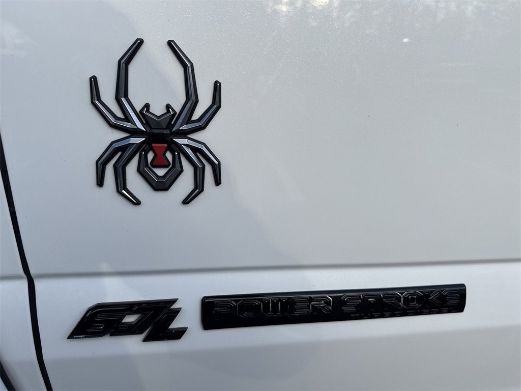 Used 2022 Ford F250 Lariat w/ Black Appearance Package image 12