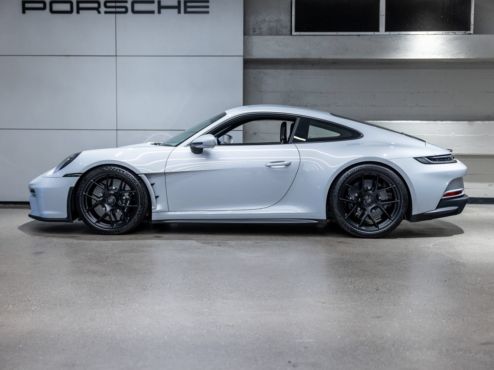 Certified 2024 Porsche 911 GT3 RS RWD image 2