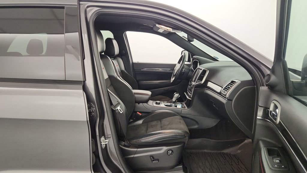 Used 2018 Jeep Grand Cherokee Trailhawk AWD/4WD image 31
