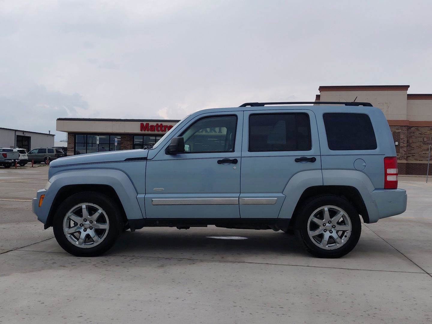 Used 2012 Jeep Liberty Sport AWD/4WD image 2