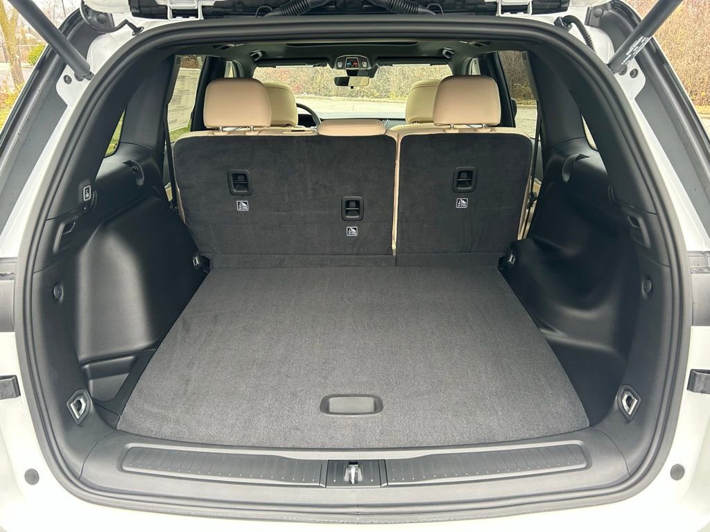 New 2025 Jeep Grand Cherokee Limited w/ Trailer Tow Package image 25