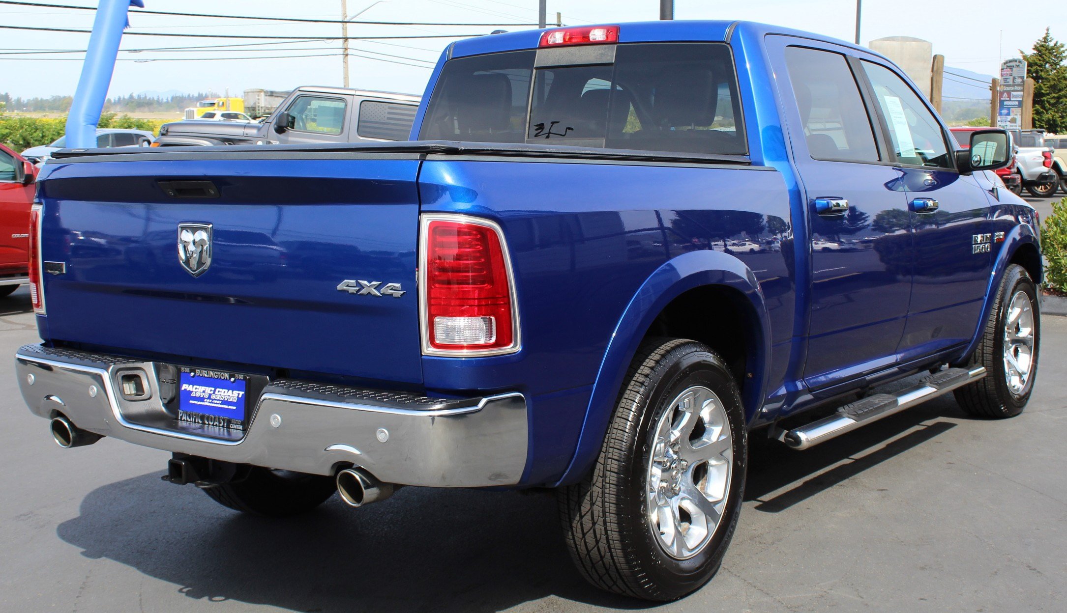 Used 2017 RAM 1500 Laramie w/ Convenience Group AWD/4WD image 6
