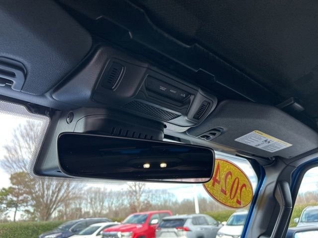 Used 2024 Jeep Gladiator Rubicon w/ Technology Group image 25