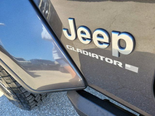 Used 2023 Jeep Gladiator Overland w/ Popular Equipment Package image 9