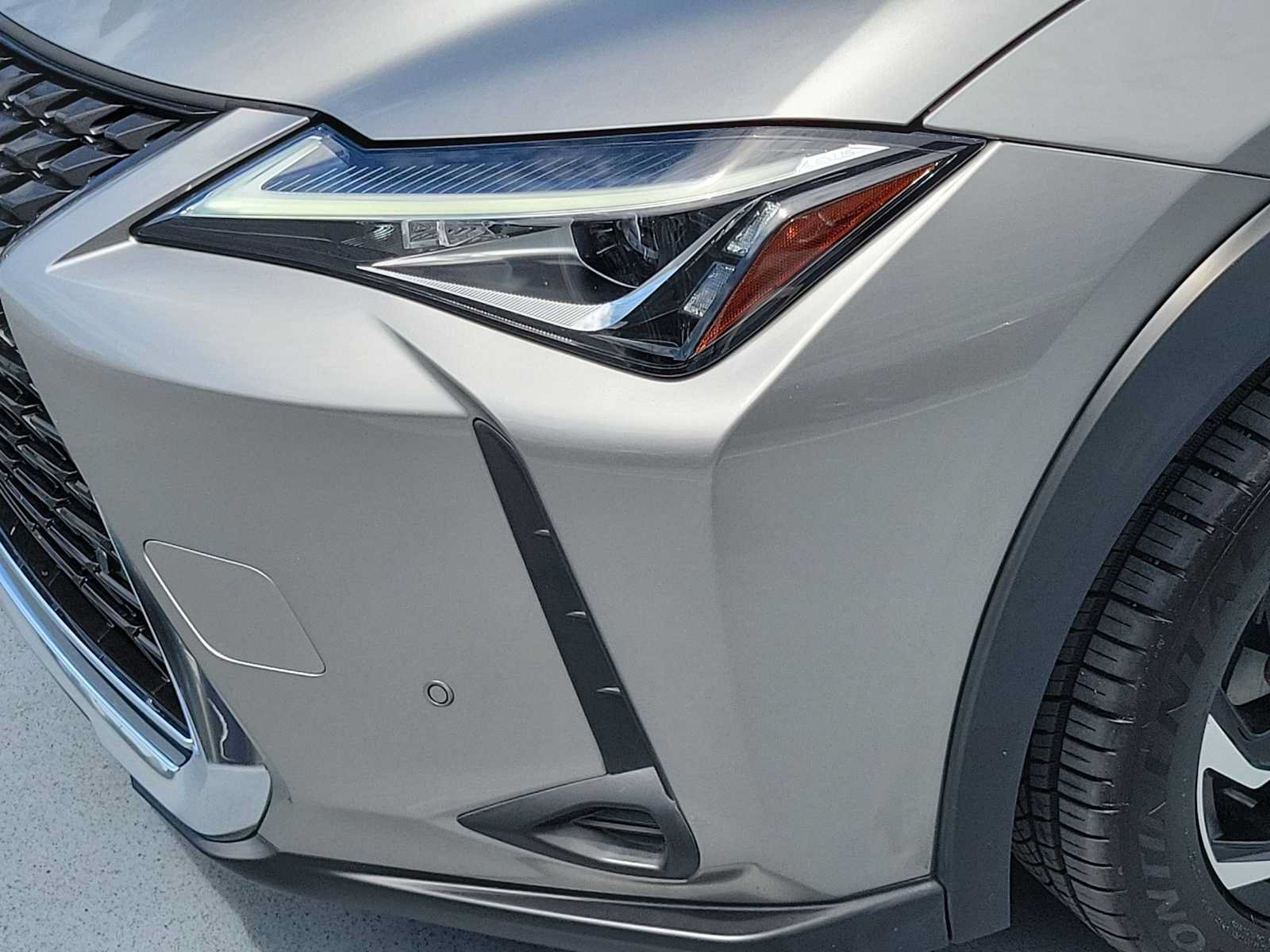 Used 2021 Lexus UX 200 w/ Accessory Package (Z1) FWD image 10