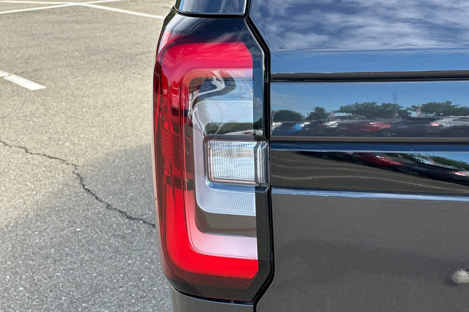 Used 2024 Ford Expedition Limited image 48