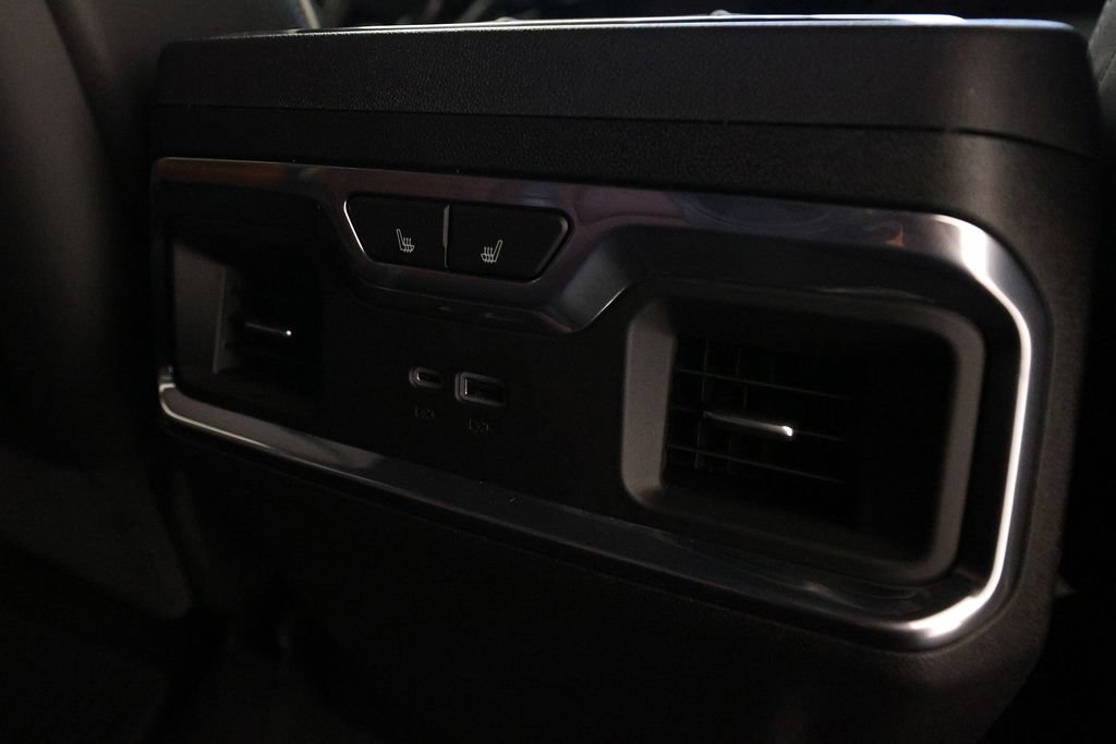 Used 2026 GMC Sierra 3500 Denali Ultimate AWD/4WD image 18