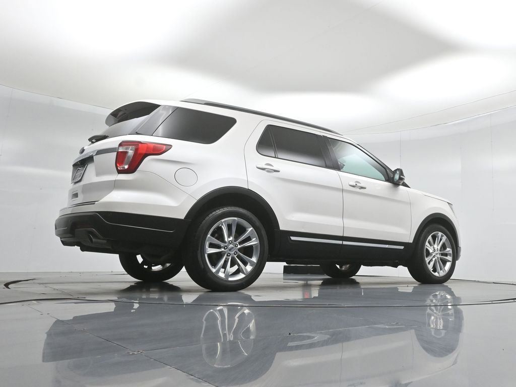 Certified 2018 Ford Explorer XLT w/ Equipment Group 202A FWD image 48