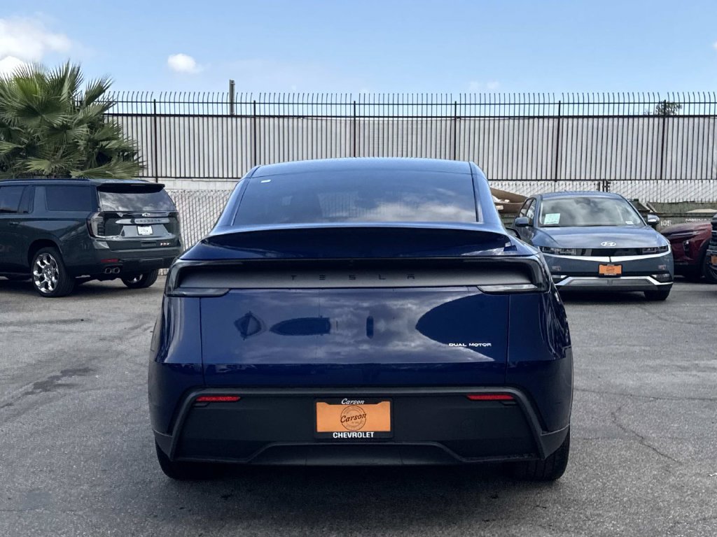 Used 2026 Tesla Model Y AWD image 4