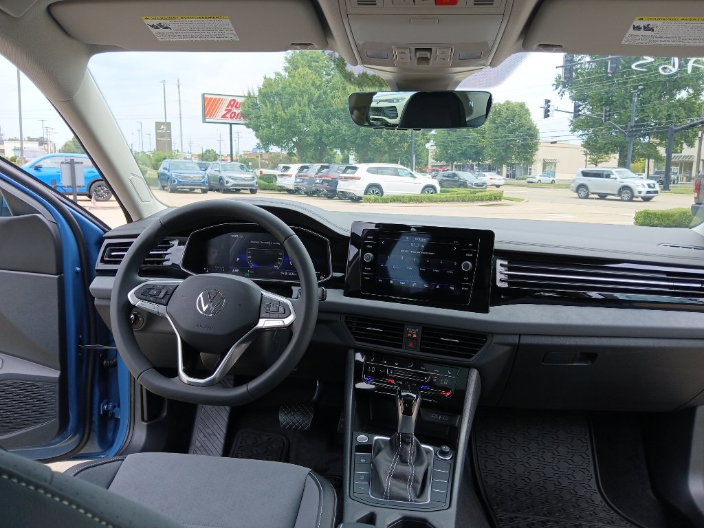 New 2027 Volkswagen Jetta SE FWD image 23