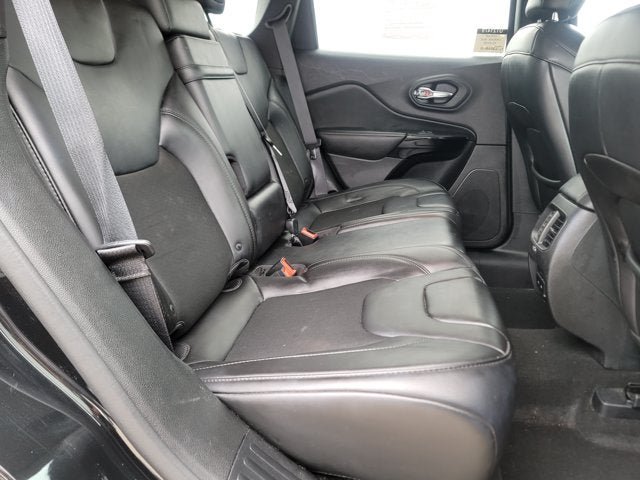 Used 2019 Jeep Cherokee Latitude Plus AWD/4WD image 8