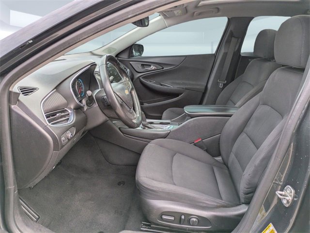 Used 2017 Chevrolet Malibu LT image 22
