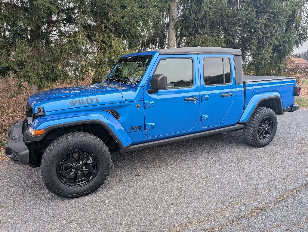 Used 2022 Jeep Gladiator Sport image 10