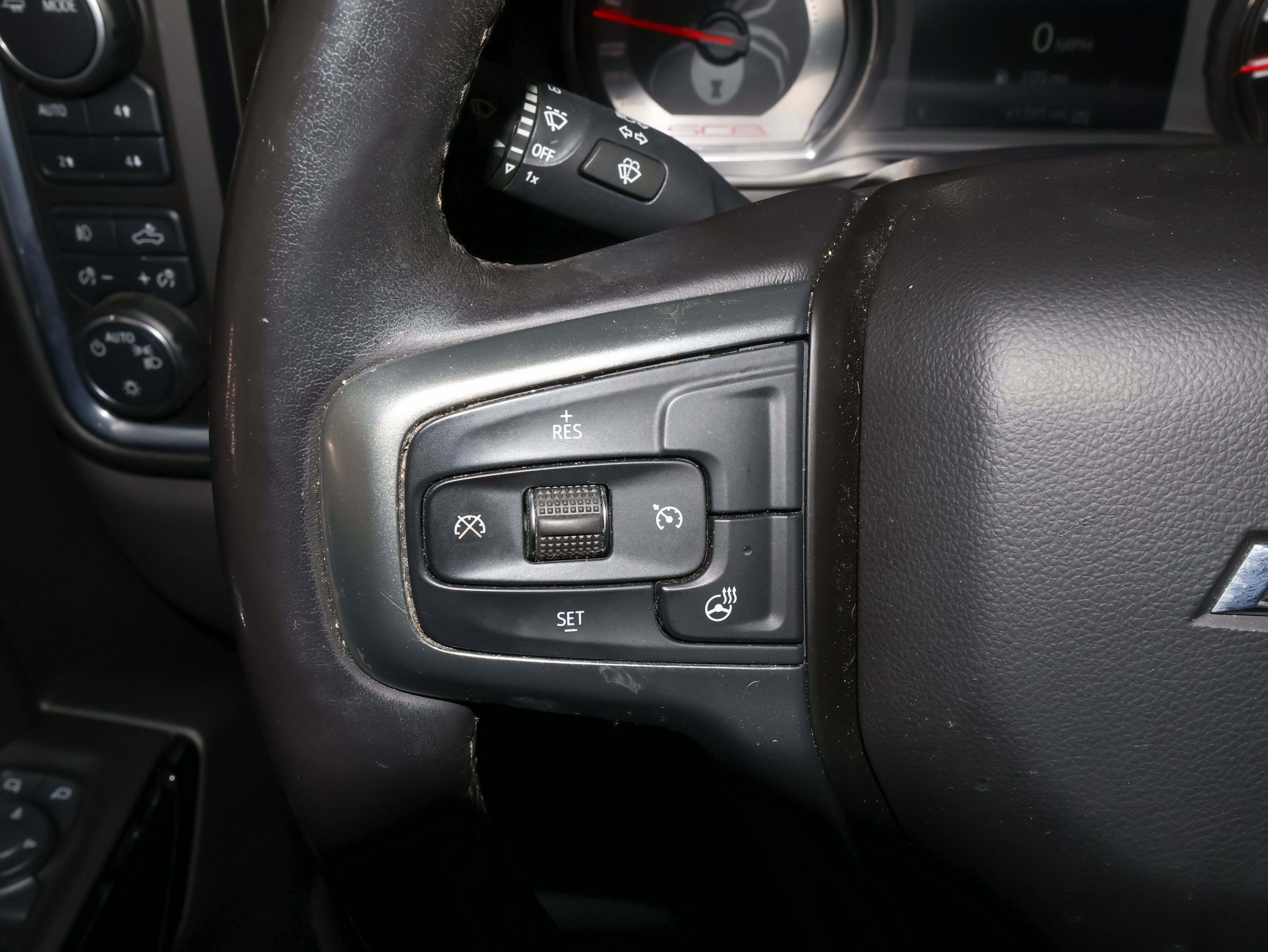 Used 2020 Chevrolet Silverado 1500 RST AWD/4WD image 31