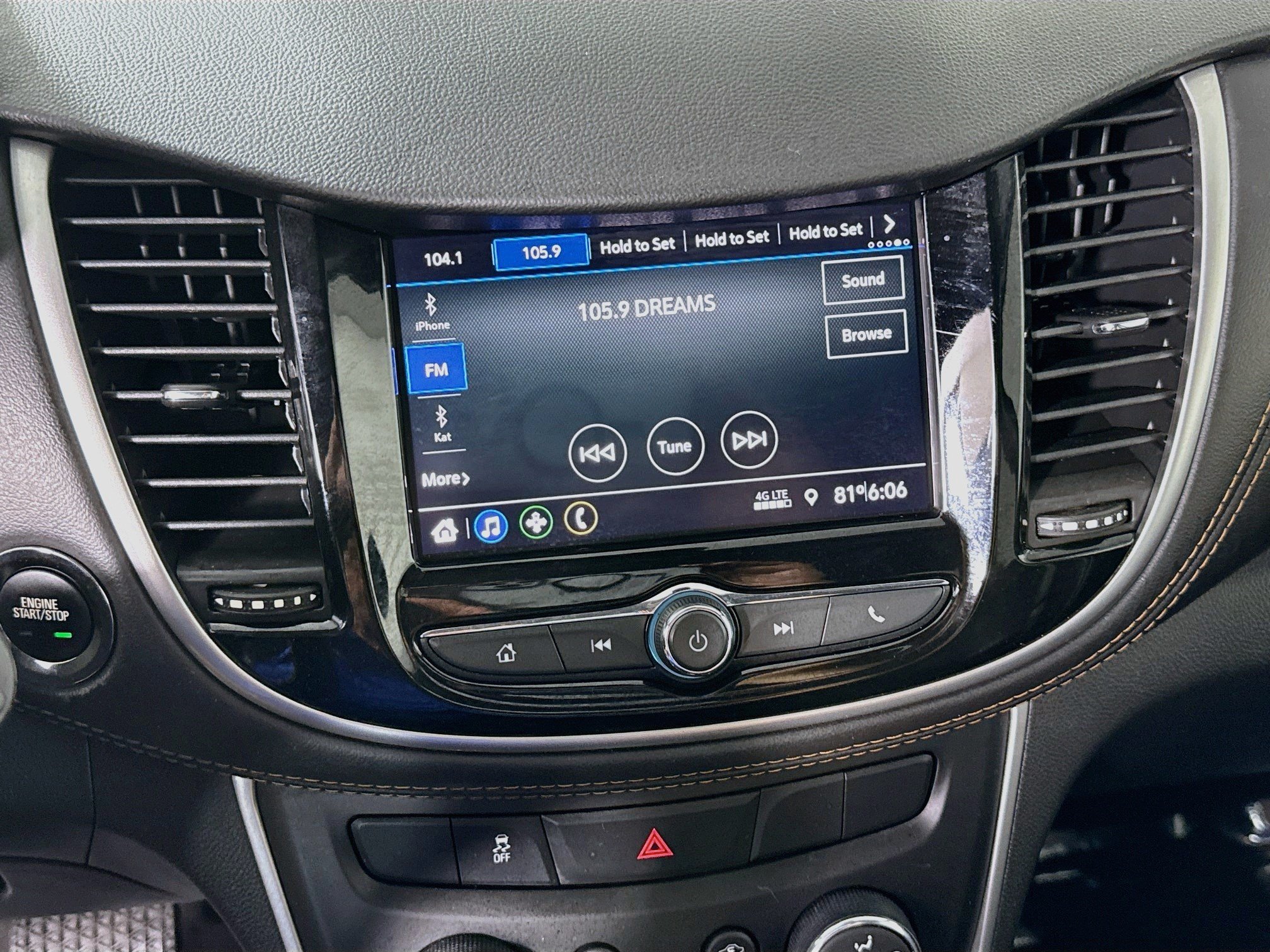 Used 2022 Chevrolet Trax LT w/ Midnight Edition AWD/4WD image 18