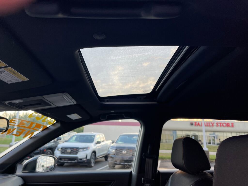 Used 2023 Honda CR-V Sport image 12