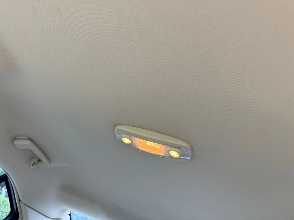 Used 2016 Ford Taurus SEL image 9