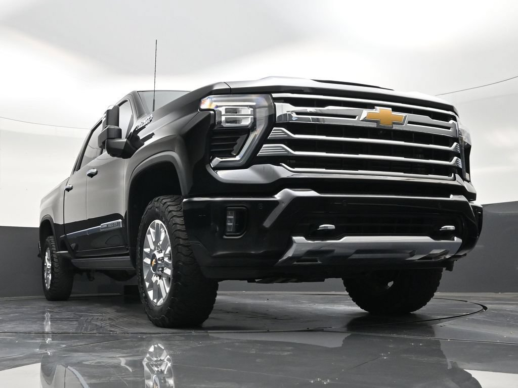 Used 2024 Chevrolet Silverado 2500 High Country w/ High Country Premium Package AWD/4WD image 23