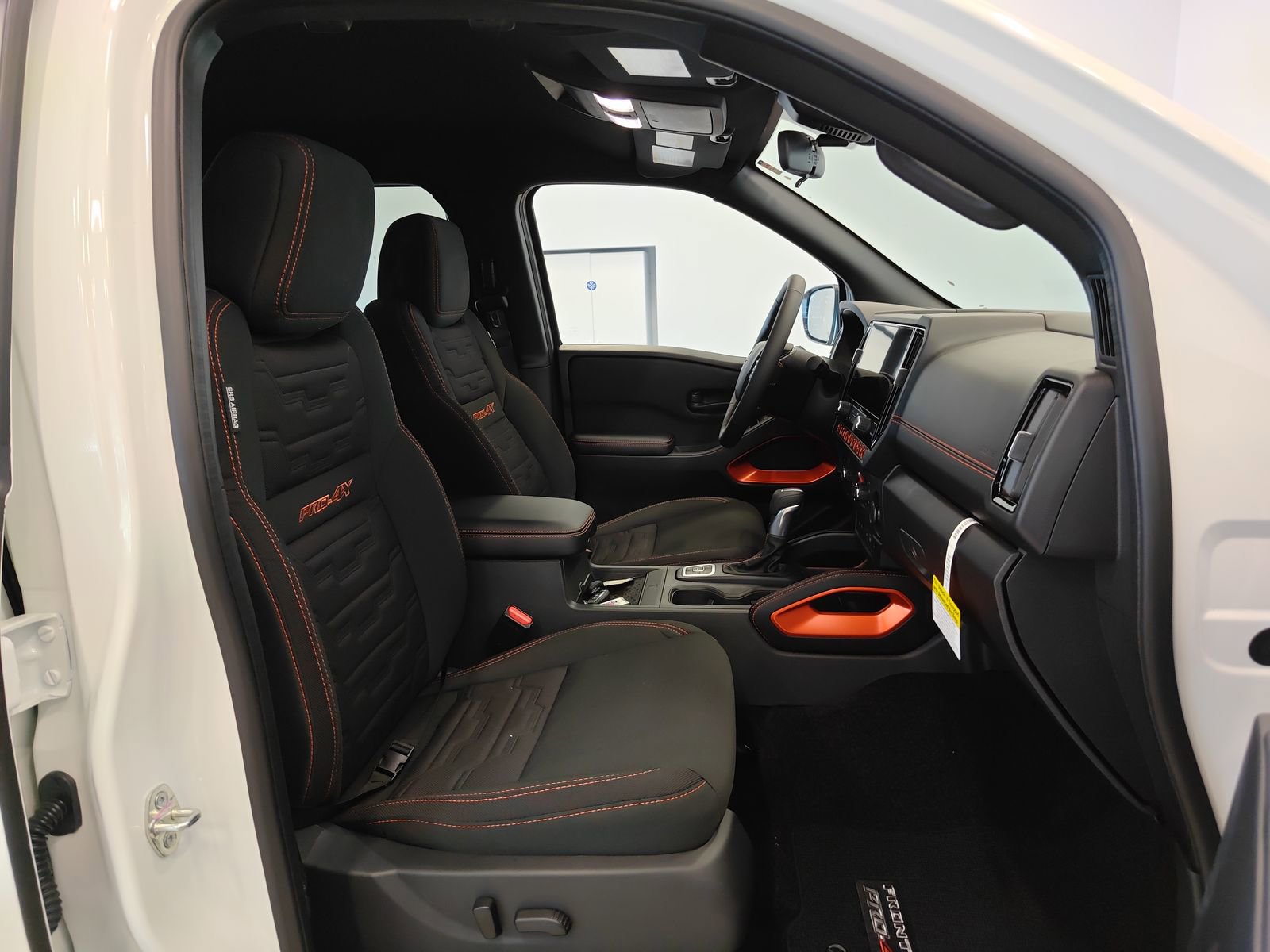 New 2026 Nissan Frontier PRO-4X w/ Pro-4x Convenience Package AWD/4WD image 18