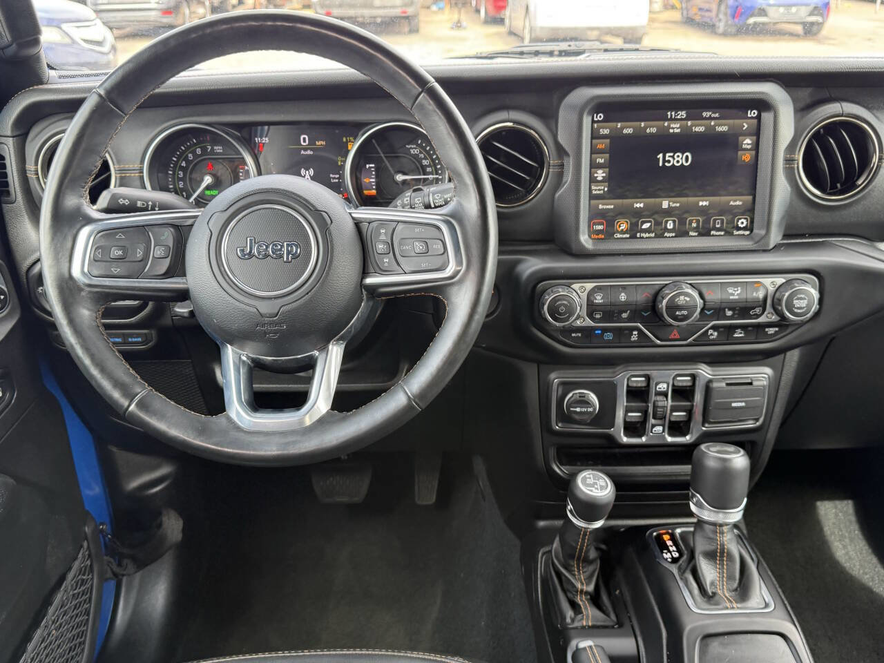 Used 2022 Jeep Wrangler Unlimited Sahara image 39