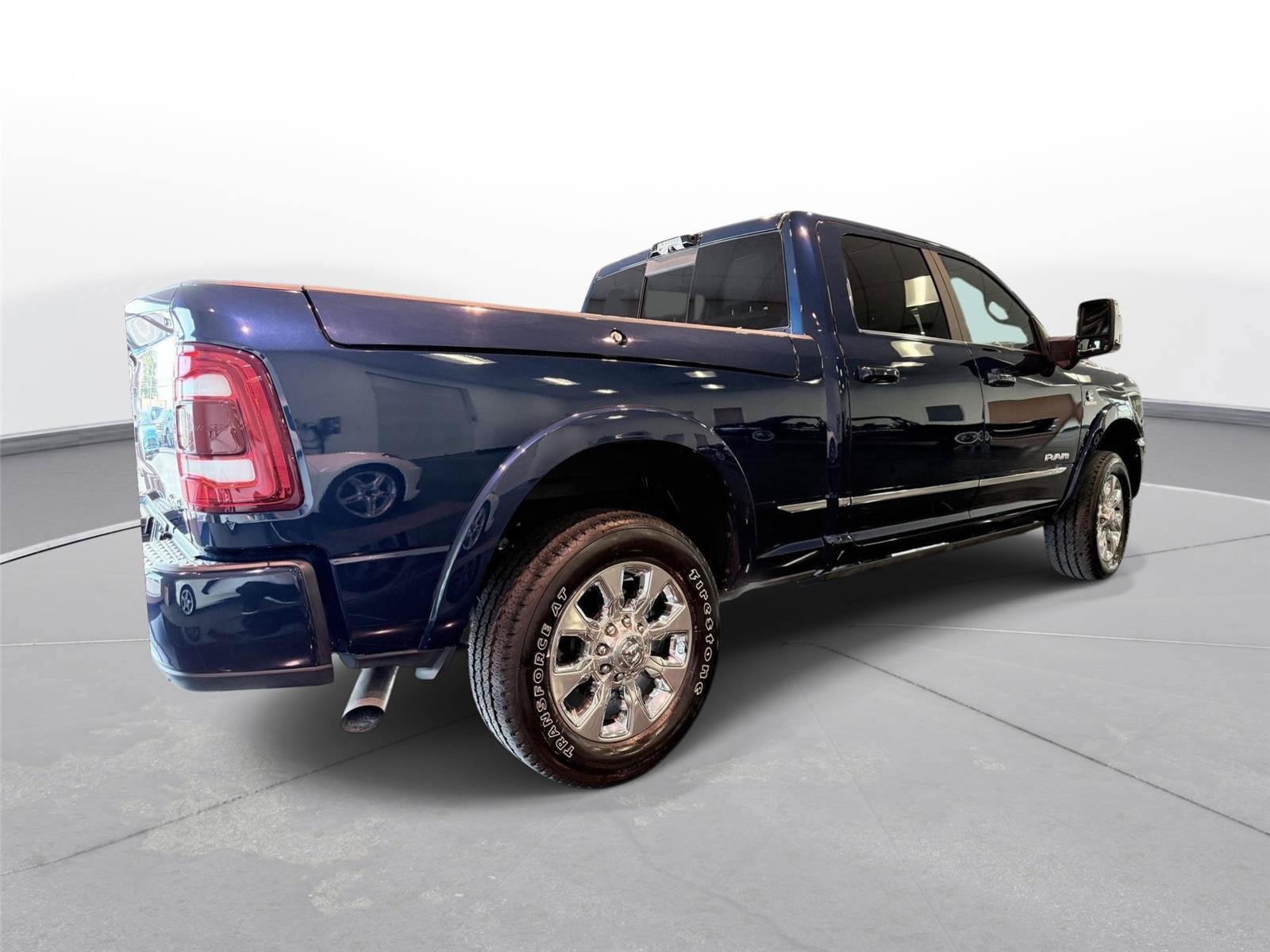 Used 2024 RAM 3500 Limited AWD/4WD image 13