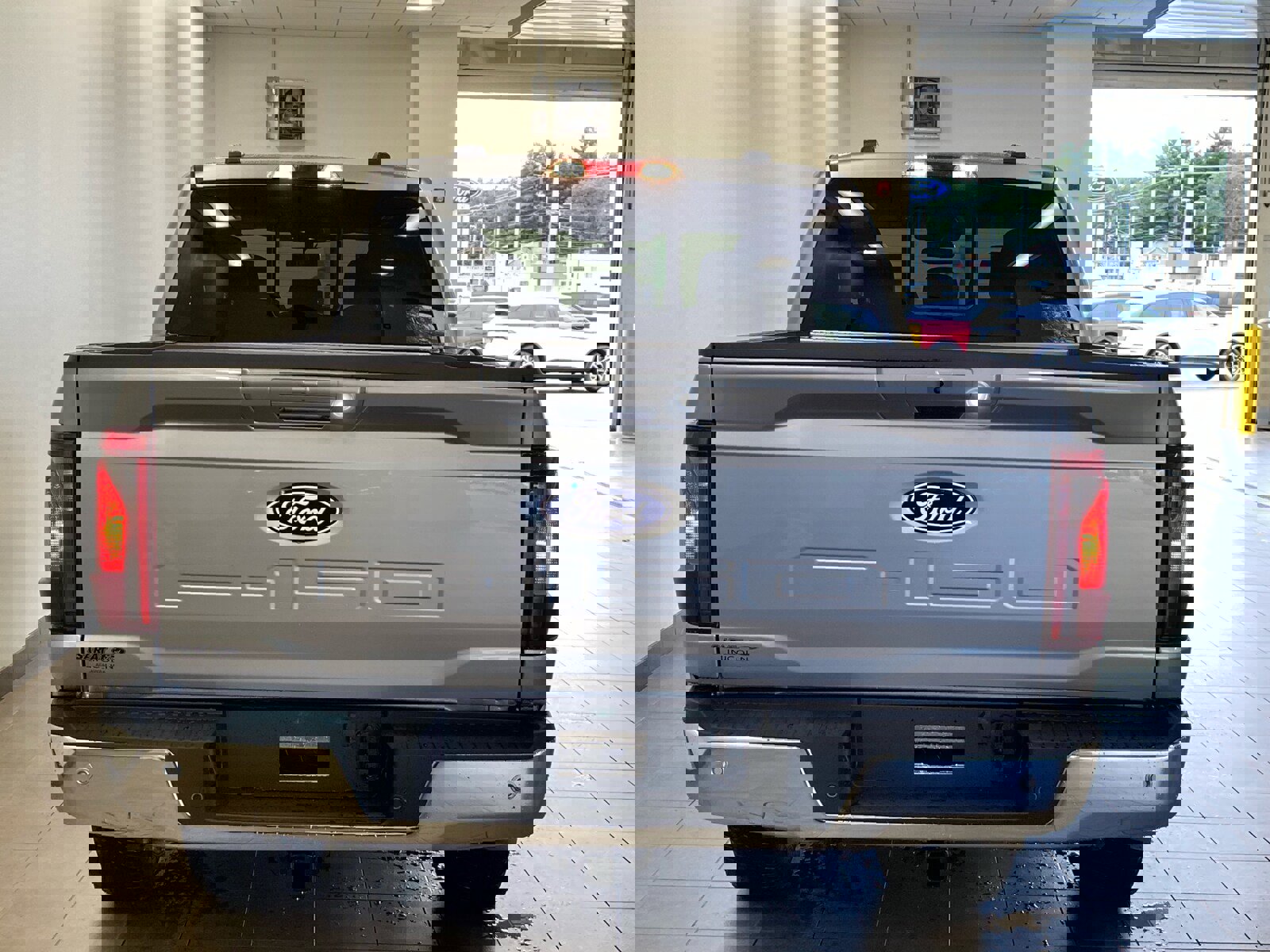 New 2025 Ford F150 XLT w/ Equipment Group 302A MID image 28