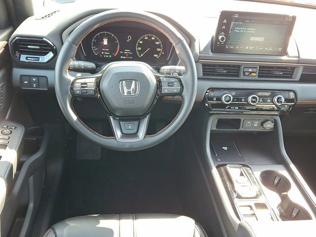 Certified 2025 Honda Pilot TrailSport image 13