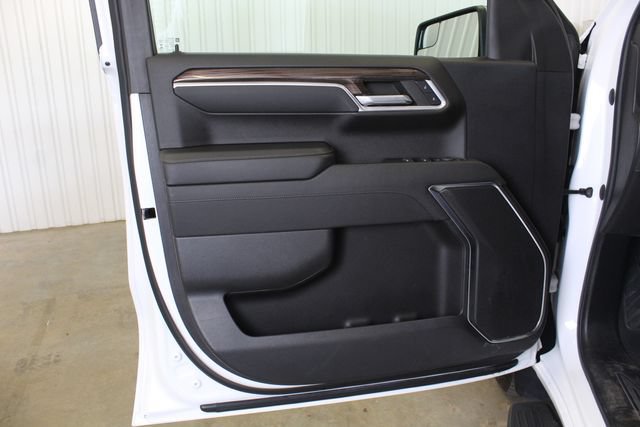 Used 2022 Chevrolet Silverado 1500 LT w/ Z71 Off-Road Package AWD/4WD image 9