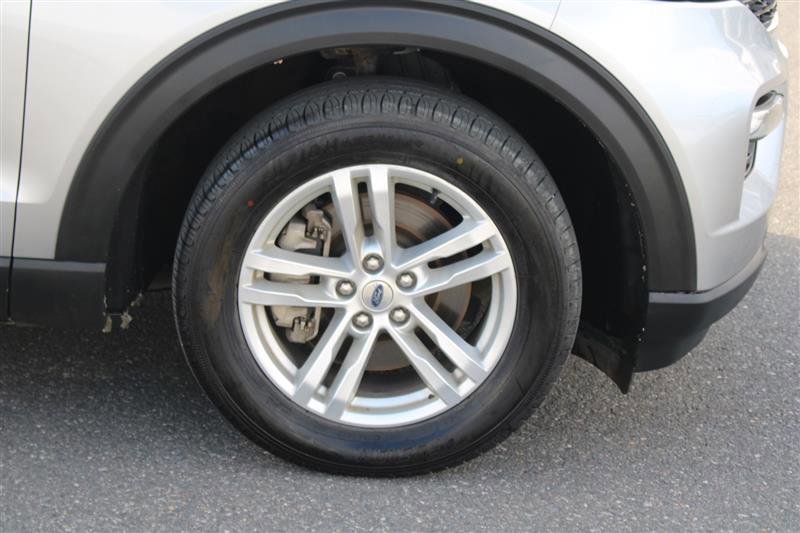 Used 2021 Ford Explorer XLT w/ Equipment Group 202A RWD image 10