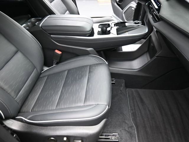 Used 2025 Buick Enclave Sport Touring FWD image 29