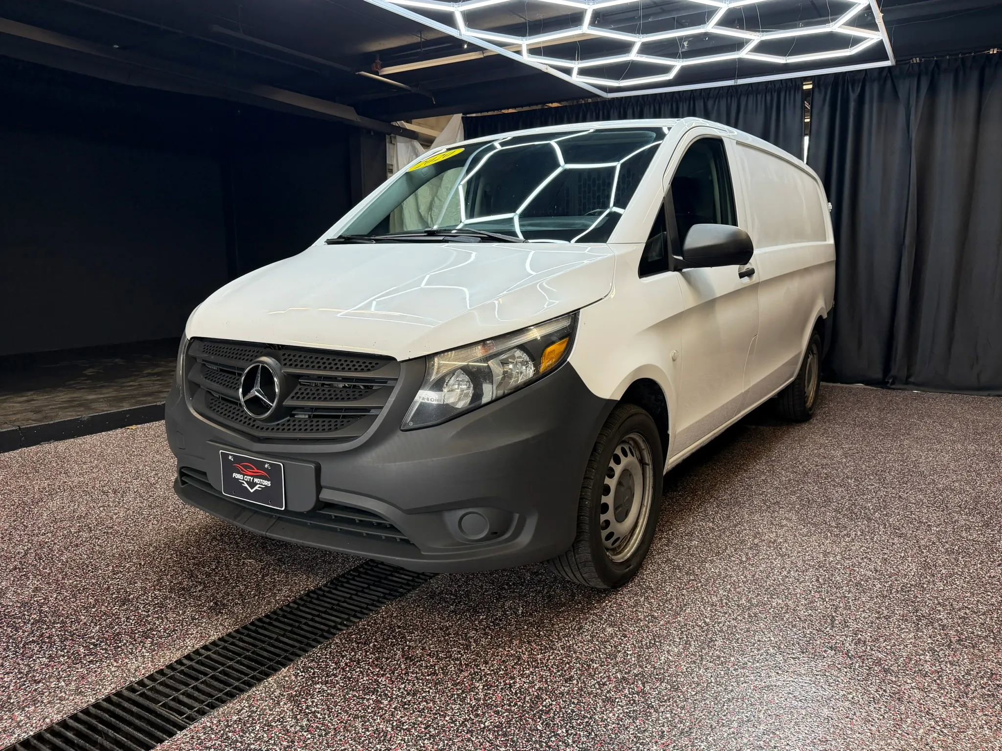 Used 2020 Mercedes-Benz Metris image 3