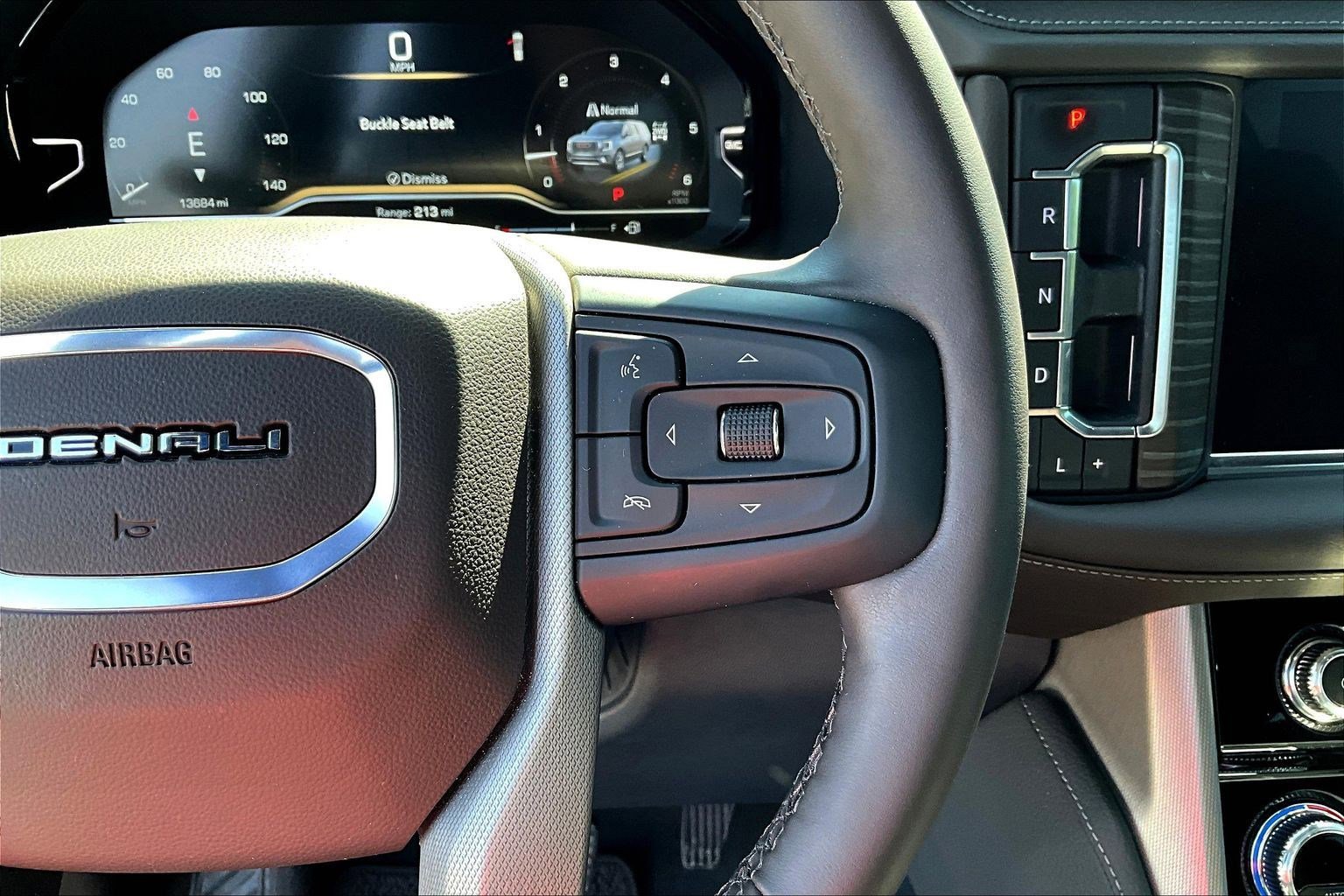 Used 2024 GMC Yukon Denali AWD/4WD image 12