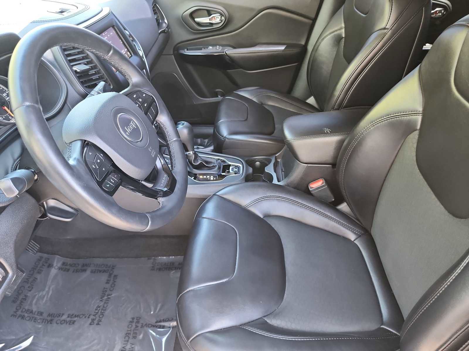 Used 2019 Jeep Cherokee Latitude Plus FWD image 15