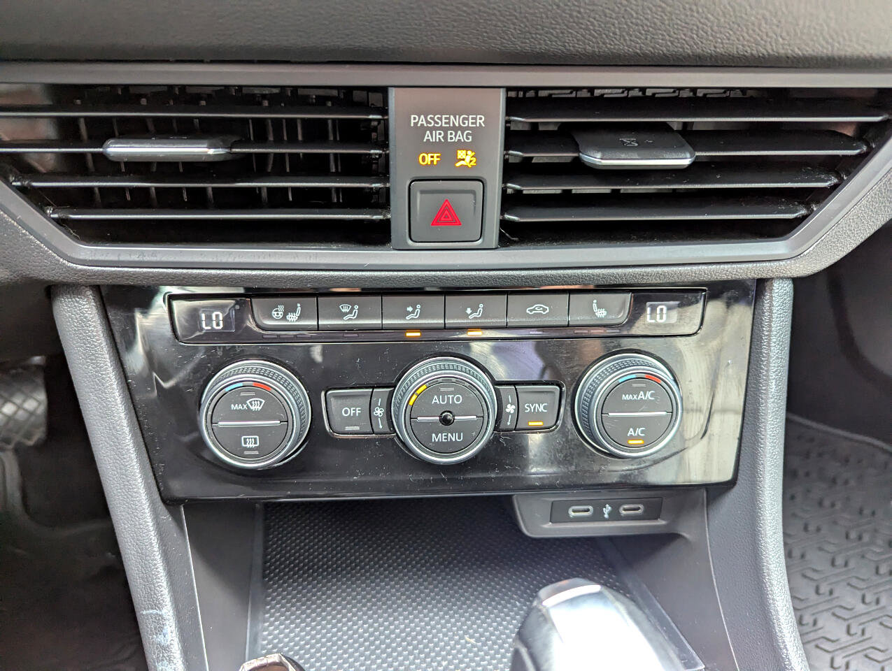 Used 2020 Volkswagen Jetta R-Line FWD image 23