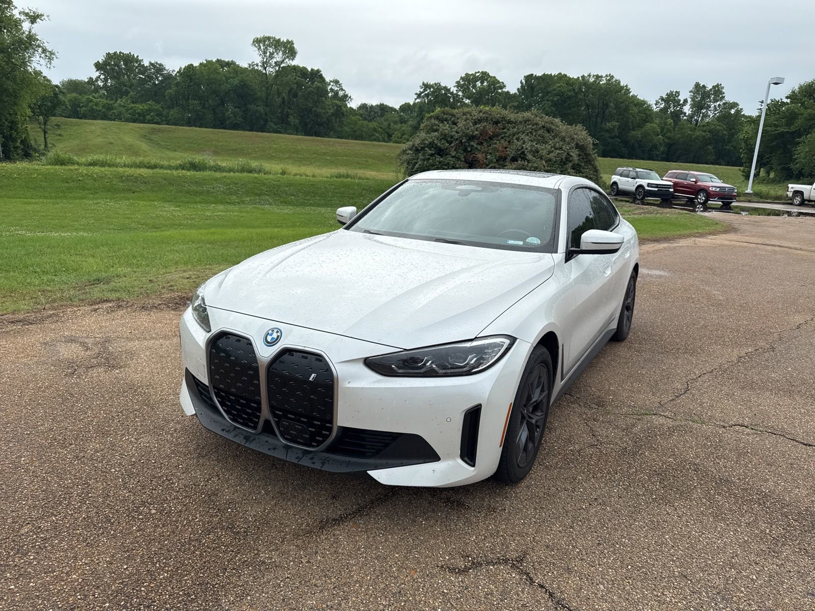 Used 2023 BMW i4 eDrive35 RWD image 1