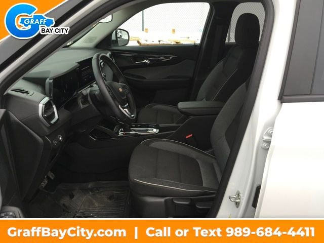 Used 2024 Chevrolet TrailBlazer LT w/ LT Cold Weather Package image 9