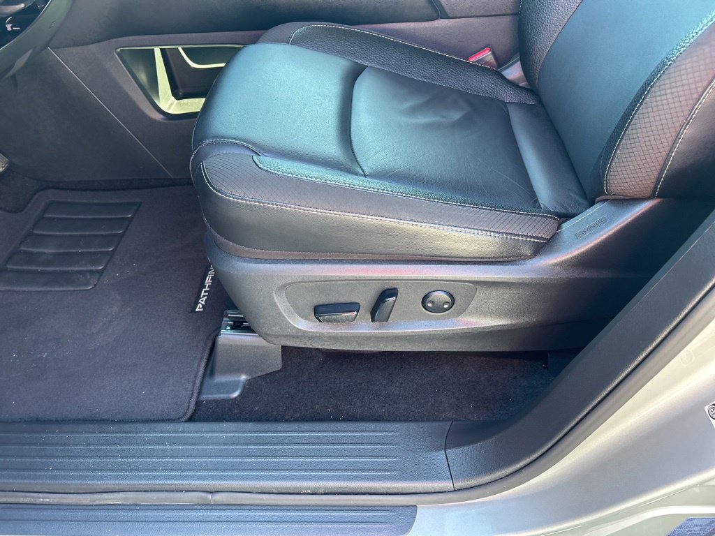Certified 2025 Nissan Pathfinder SL AWD/4WD image 19