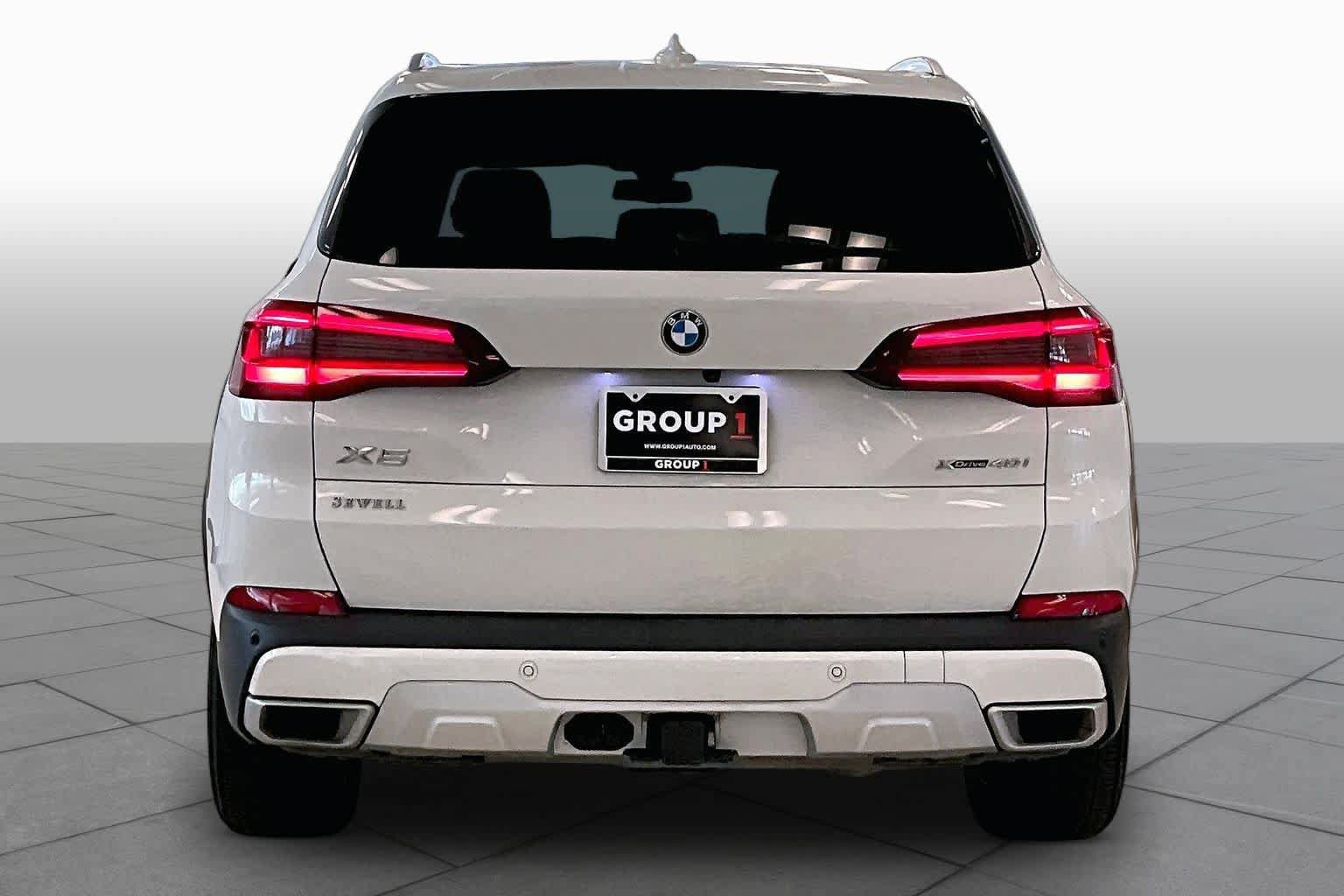Used 2023 BMW X5 xDrive40i w/ Premium Package AWD/4WD image 4