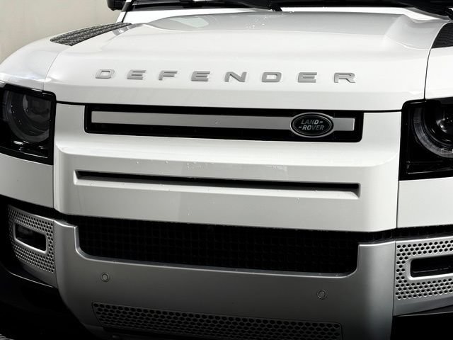 Used 2025 Land Rover Defender 110 S AWD/4WD image 12