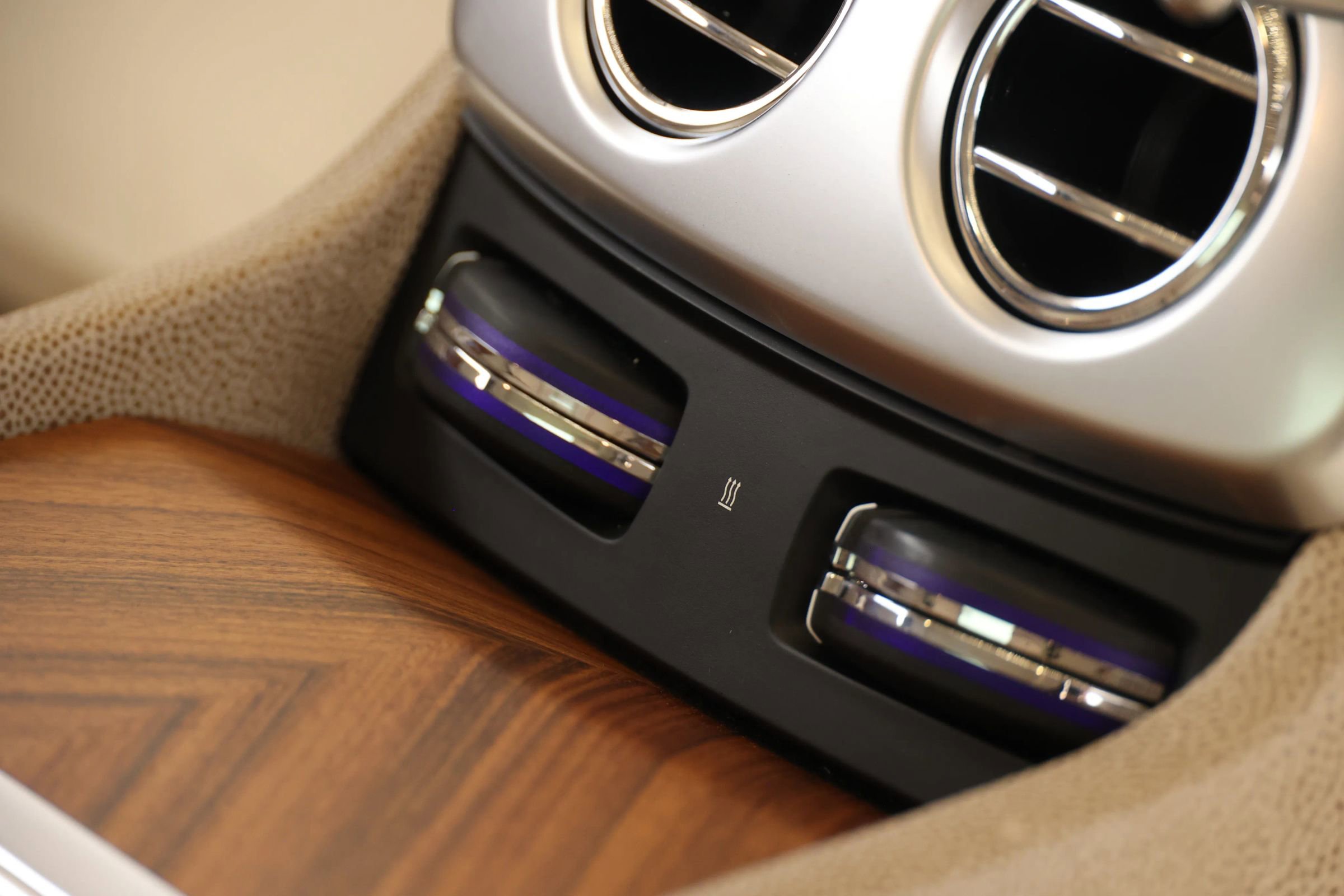 Used 2014 Rolls-Royce Wraith image 96